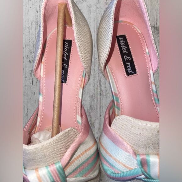 Cream Color With A White Pink And Blue Strip Bow D’orsay Flat Size 7 NWOT - Picture 3 of 5